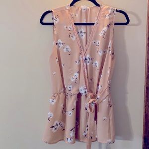 Pretty polyester floral top